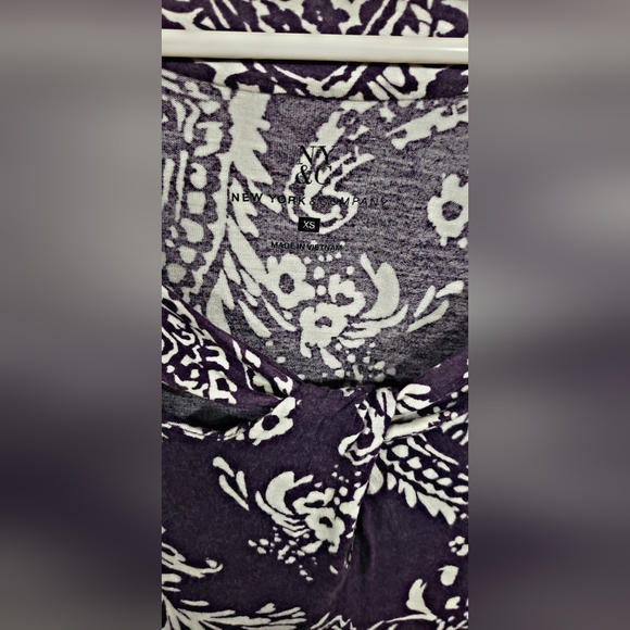 NY&Company XS Purple/White Designed Short Sleeve Shirt - Picture 3 of 3